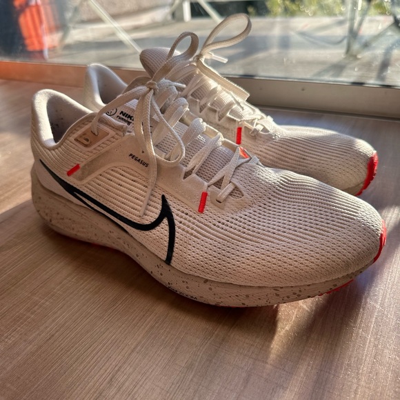 Nike Pegasus 40 Running Shoes - Picture 1 of 7